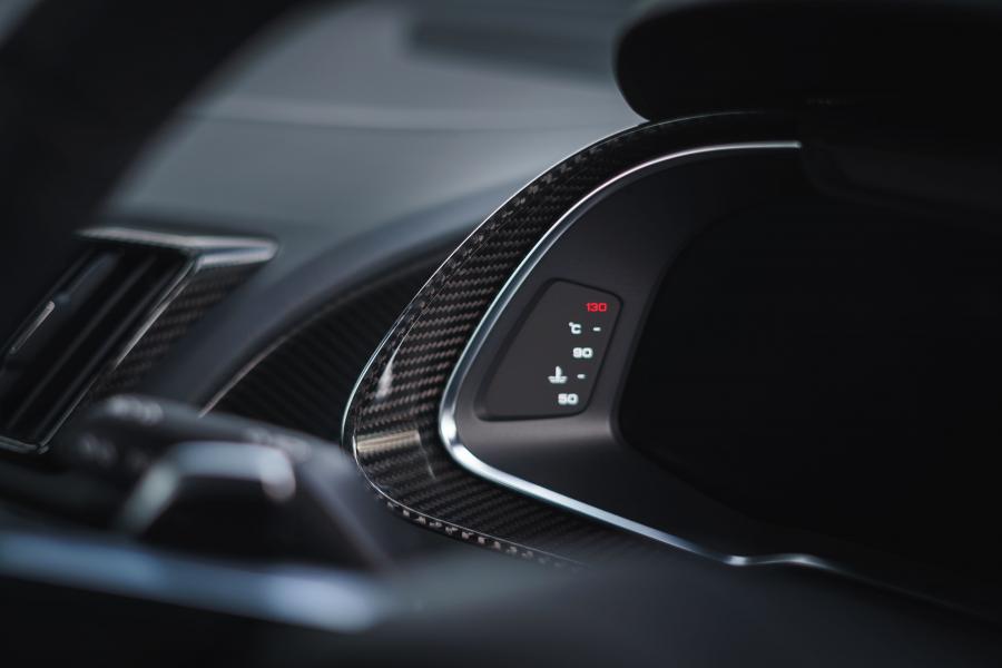 Детали интерьера Audi R8 V10 Performance 2019 года  (UK) (фото 132 из 136)